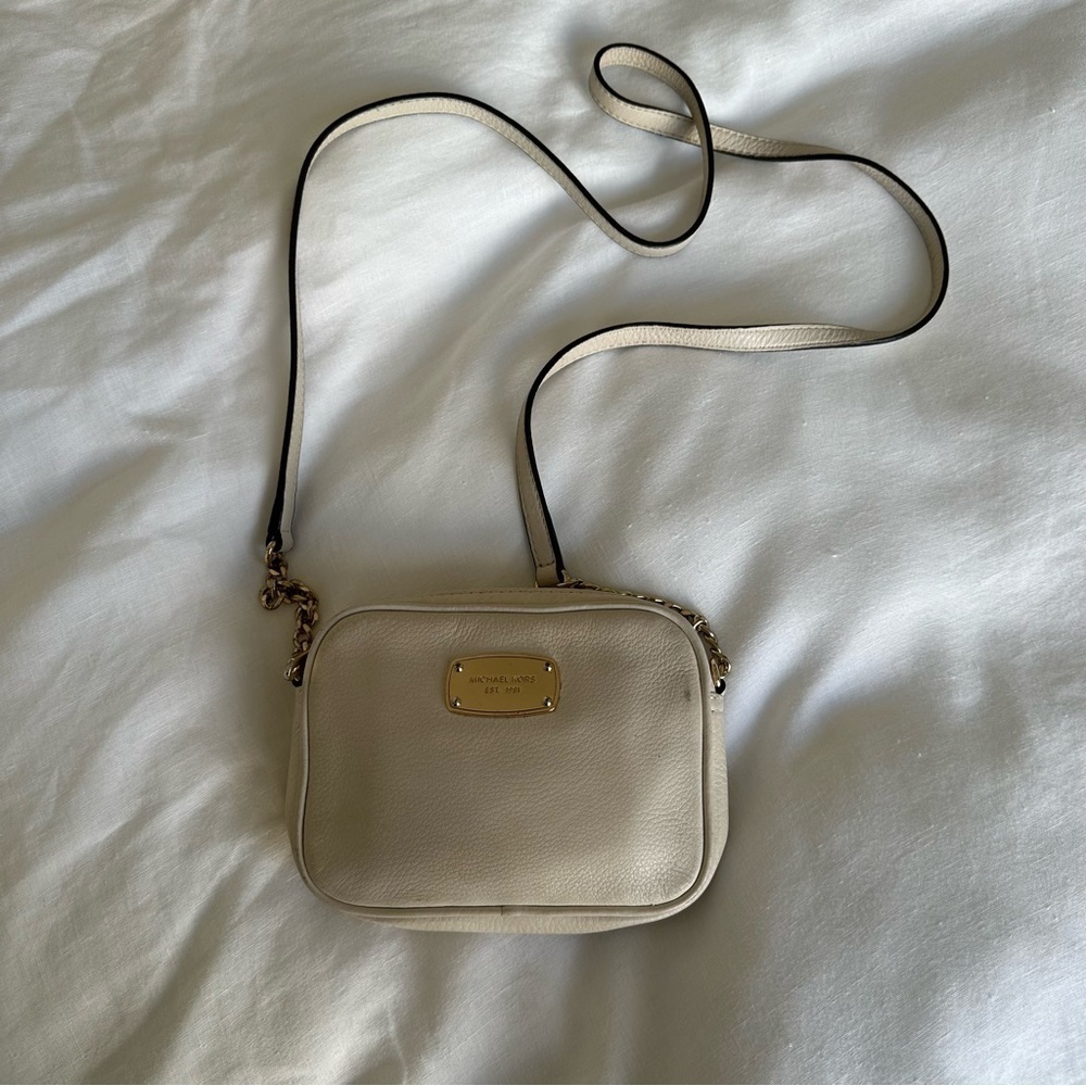 Michael Kors Leather Cross Bag - Picture 3 of 5